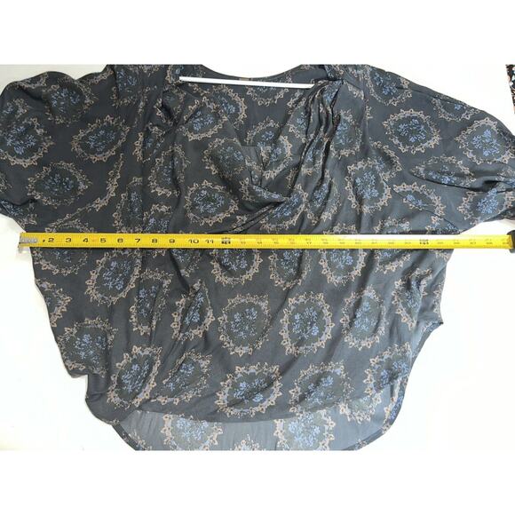 Free People Blouse Size L Dark Gray Peasant Floral Cowl Neck High-Low Hem Shirt - Picture 15 of 16